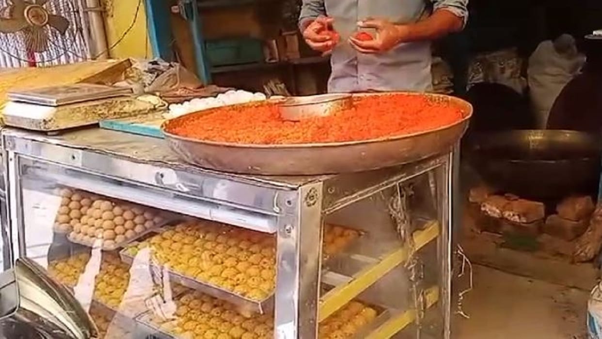 Students fell ill after eating bad laddus, sweets were distributed on Independence Day, report filed