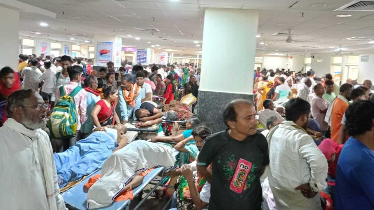 OPD of varanasi district hospitals opened after two days 15000 patients arrived