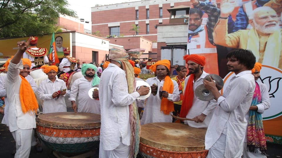 After Lok Sabha election results enthusiasm among the workers in BJP headquarters silence in AAP office
