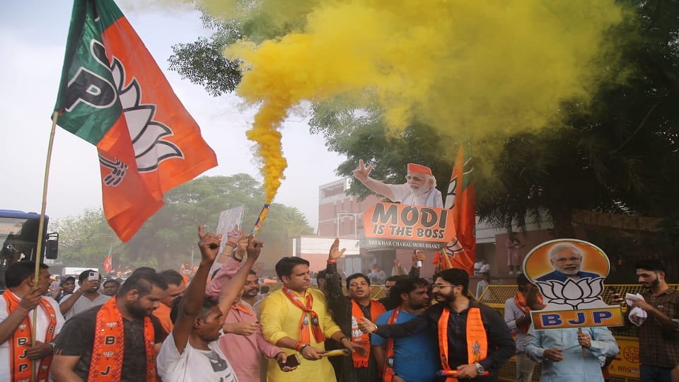 Delhi: Alliance collapses in the constituencies of 44 AAP MLAs