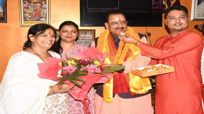 BJP workers celebrated with great enthusiasm  after winning the elections in Uttarakhand