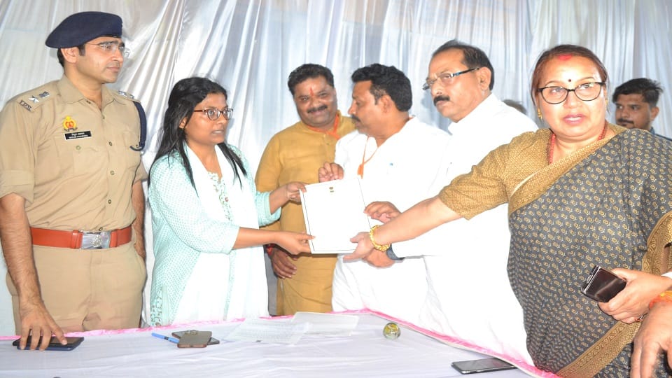 Hathras Lok Sabha Chunav Result 2024: BJP Anoop Valmiki won in Hathras by defeating SP Jasveer