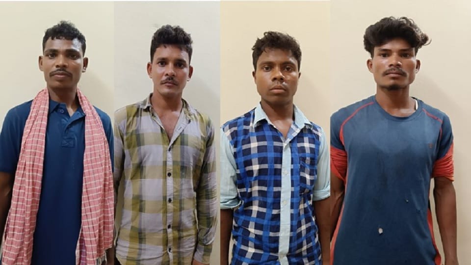 एक लाख इनामी समेत नौ नक्सली गिरफ्तार
