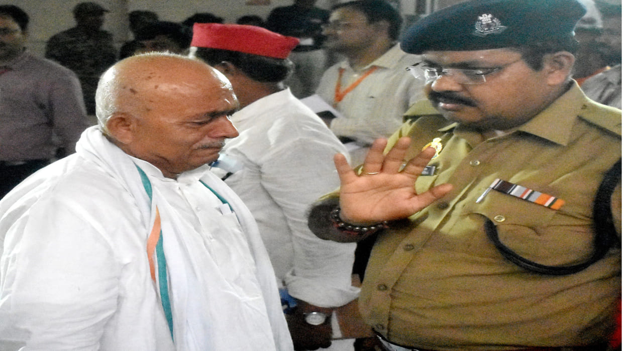 bansgaon condidate Sadal burst into tears after knowing the final results of the elections in Gorakhpur
