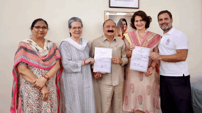 गांधी परिवार से केएल शर्मा ने की मुलाकात