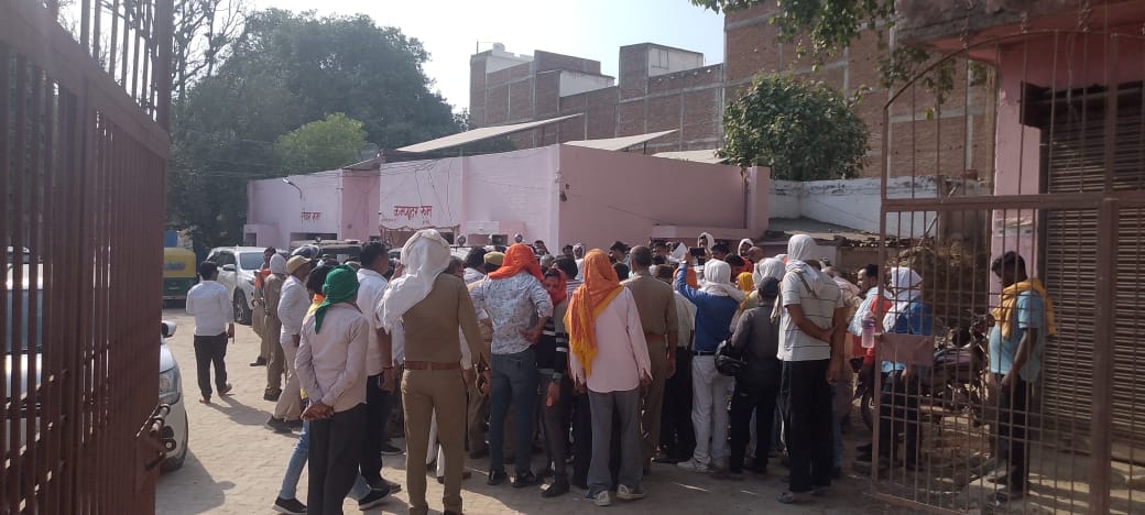 Two workers died in dumper accident during road construction in chandauli