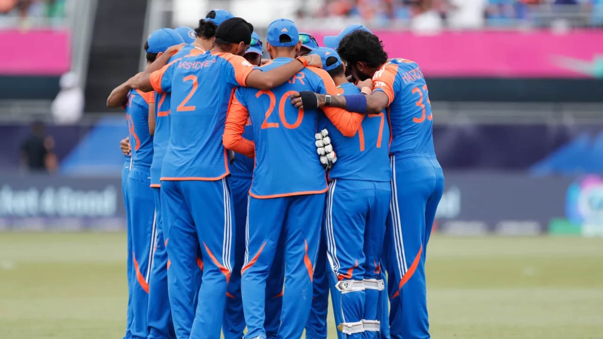 IND vs IRE: Rohit Sharma, Virat Kohli React on Siraj getting Best Fielder Award T20 World Cup 2024