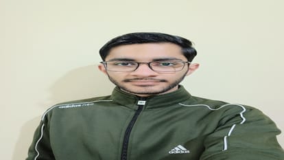 Son of an Ayurvedic Pharmacist Ayush will become a doctor, passed NEET exam without coaching