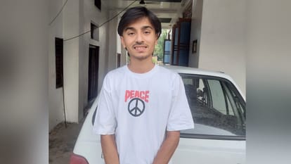 Son of an Ayurvedic Pharmacist Ayush will become a doctor, passed NEET exam without coaching