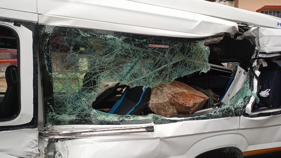 Badrinath Highway Accident Boulder fell on vehicle of NRI devotees returning after darshan two died