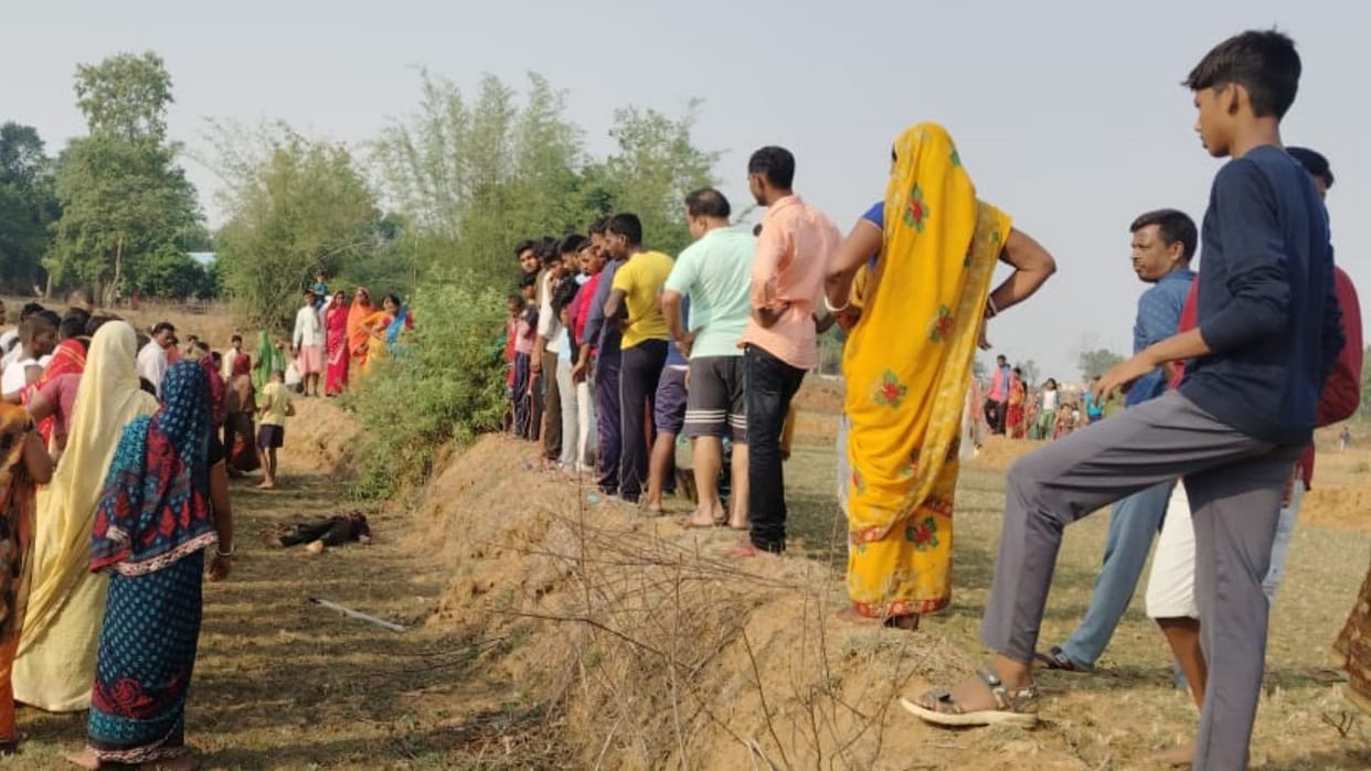 Bihar News: There was a stir after the body of a young man was found in Jumai