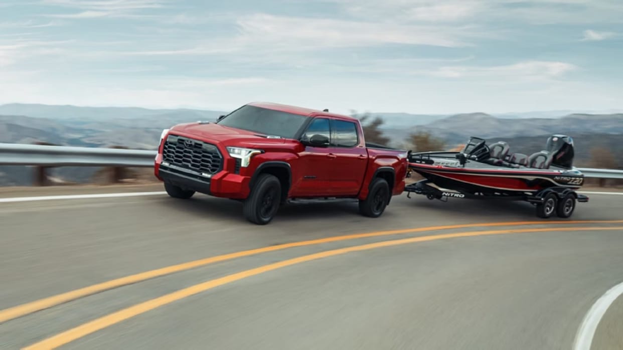 This Automaker to recall over one lakh SUV and pickup in US Know Details