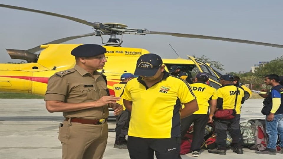 SDRF teams left for rescue of trackers trapped in Sahastratal track in Uttarkashi