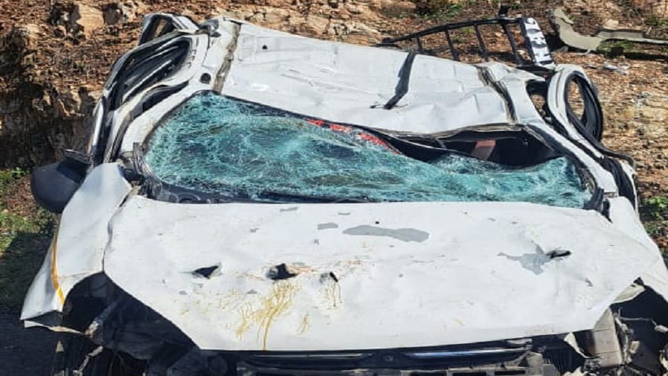 One dead after car falling into ditch from thal towards Haldwani