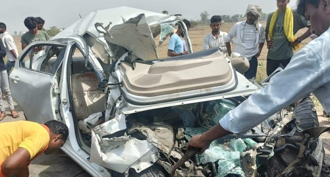 Bihar News: Accident on GT Road, three including Allahabad University professor and his father killed