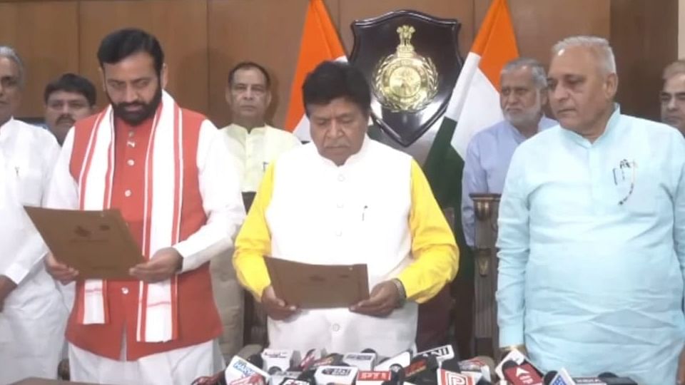 Haryana Cm Naib Saini Took Oath As Bjp Mla From Karnal - Amar Ujala Hindi  News Live - Haryana:सीएम नायब सैनी ने करनाल से भाजपा विधायक के रूप में ली  शपथ, कहा-विस