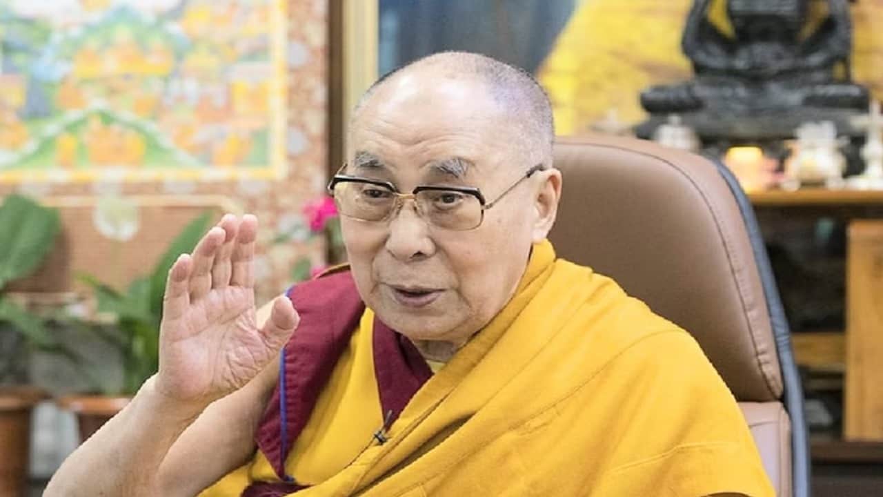 तिब्बती आध्यात्मिक गुरु दलाई लामा।