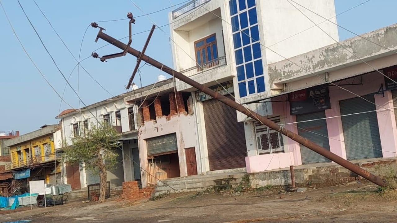 Two people died due to storm and rain power supply disrupted in Badaun