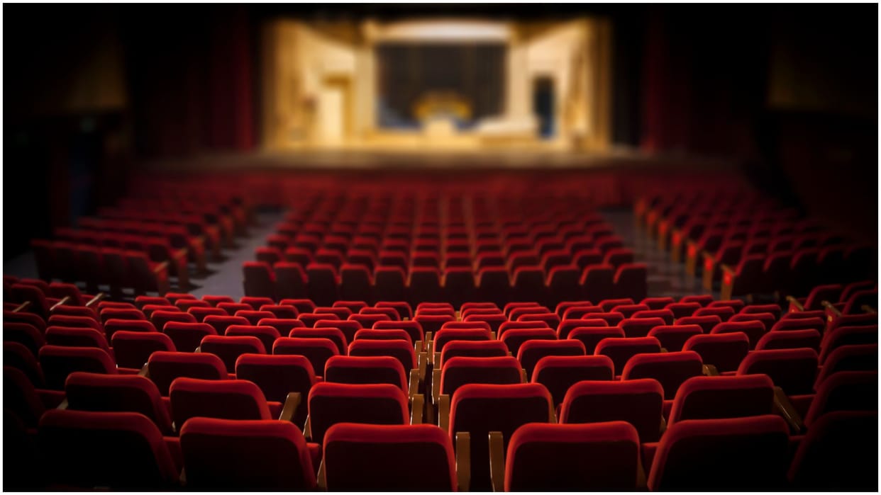 local Municipal Corporation Estate Department sealed 100 cinemas in gujarat for not possessing BU certificate
