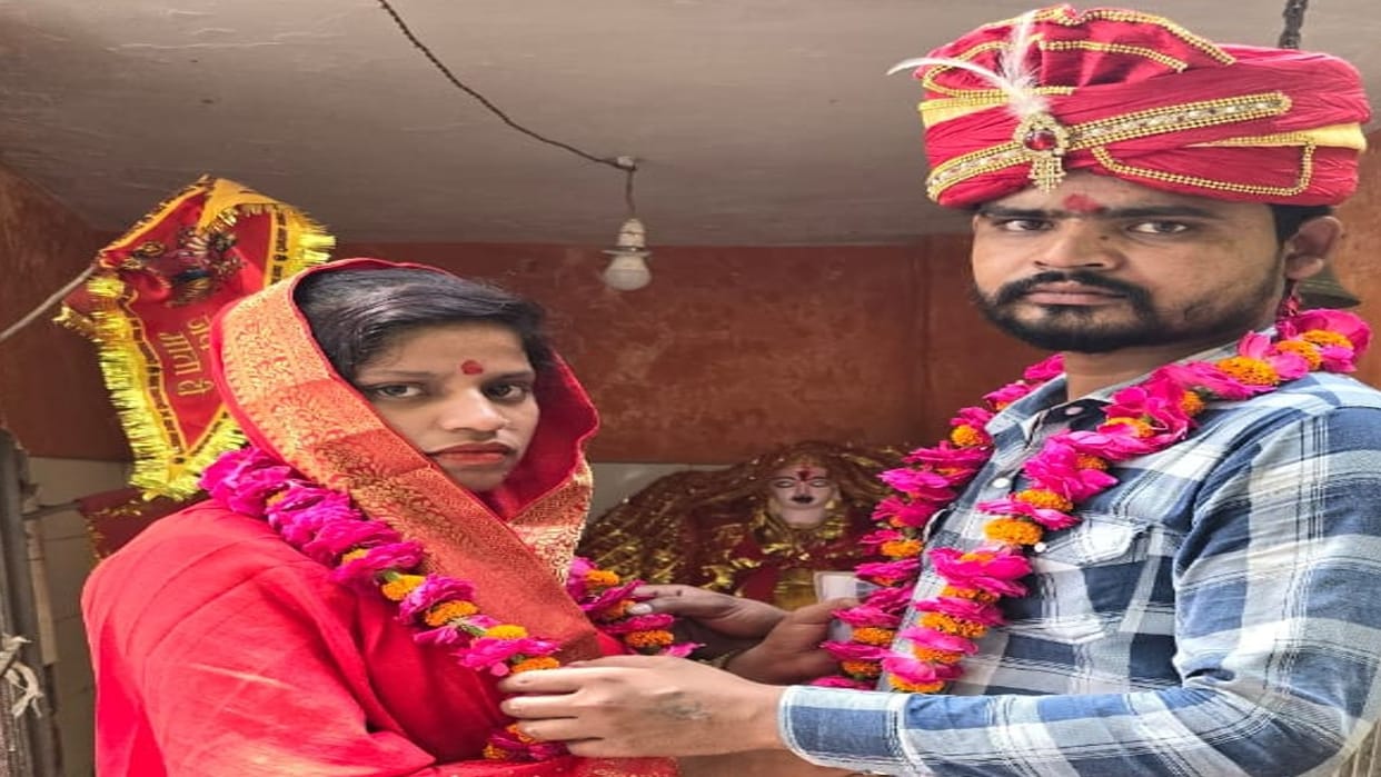Muslim girl become Radha marries her lover in a temple in Bareilly