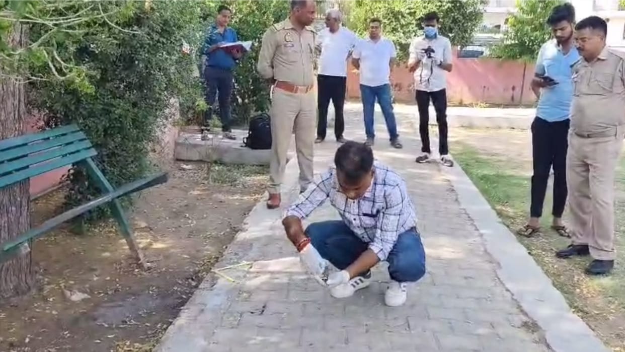 Lucknow: Sutli bomb blast in a park in Indira Nagar Lucknow.
