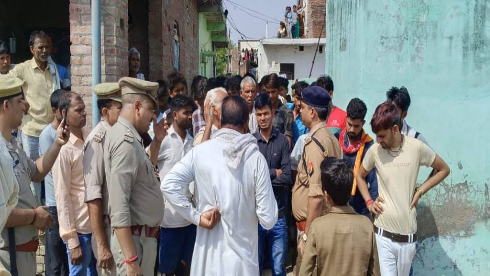 body of young man found on roadside in Firozabad who had gone out of his home to eat Bhandara