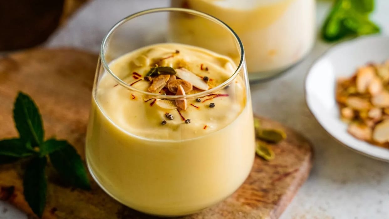 Mango Lassi recipe in Hindi how to make mango lassi at home