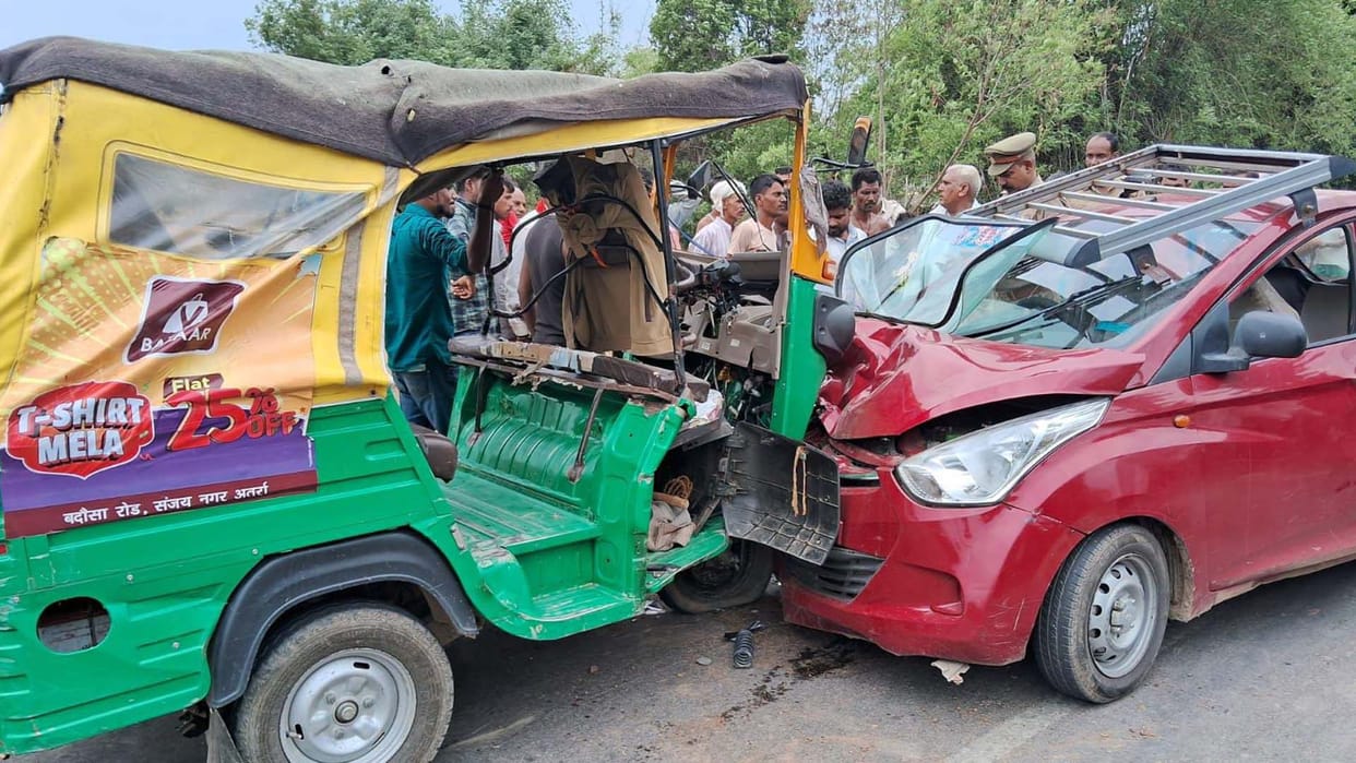 Banda: 13 devotees injured in collision between car and auto