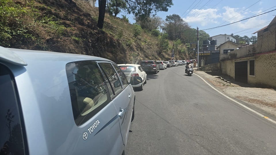 Jam on Bhimtal-Bhowali motor road