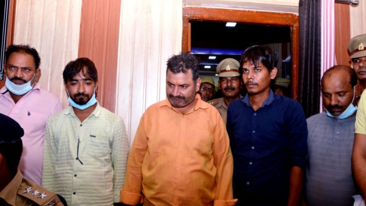 Fake teacher recruitment , five arrested, accused had come to Kanpur to get information about vacant posts