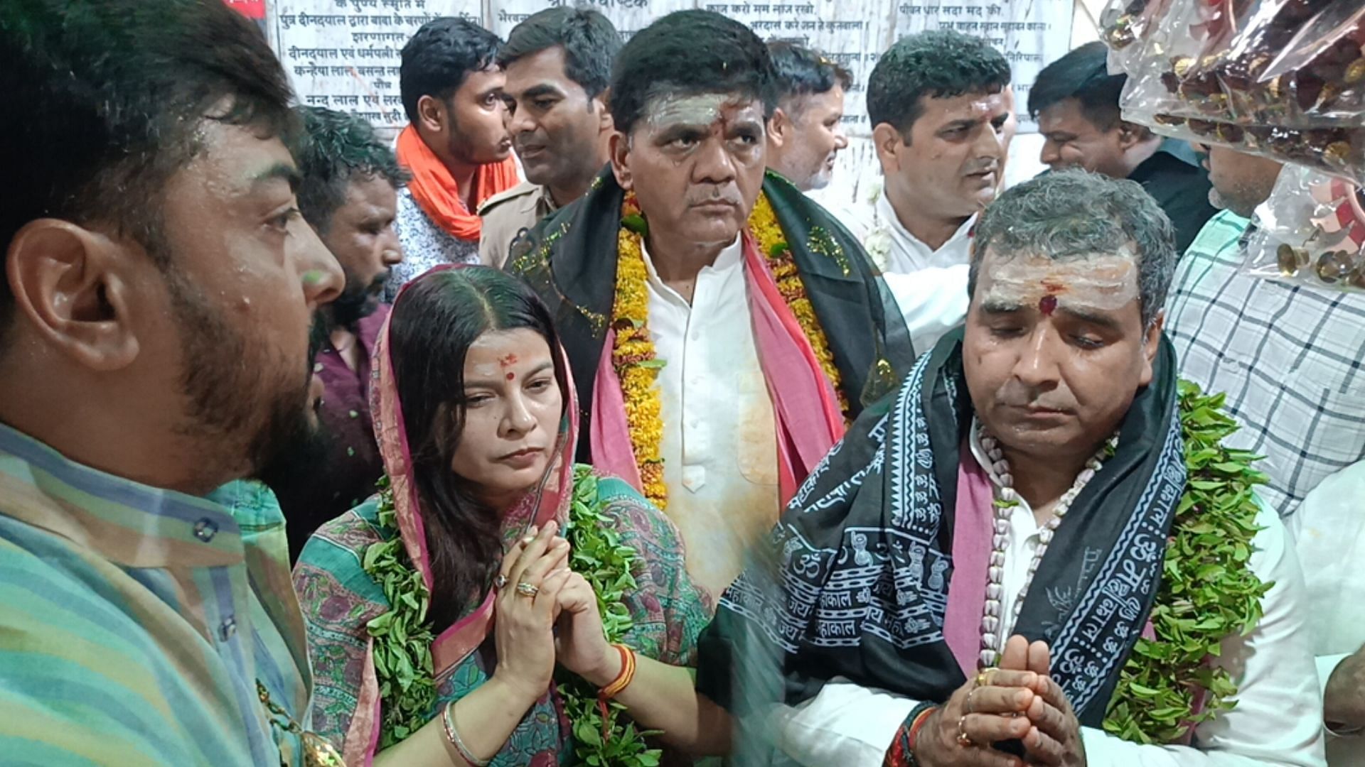 Lok Sabha Election Samajwadi Party Leater Dharmendra Yadav Visited Kashi Vishwanath Dham