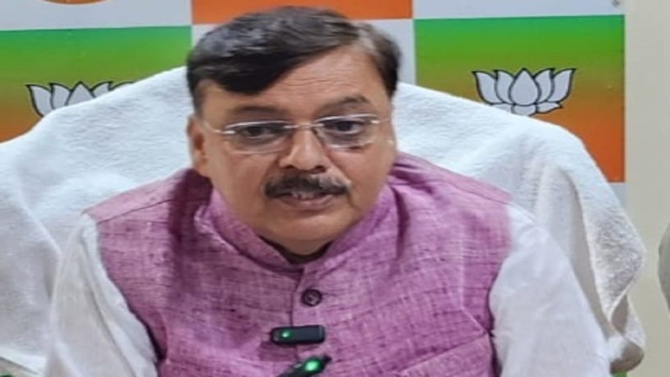 Former MLA Rajesh Shukla reacted to  MLA Tilak Raj Behad statement in kichha