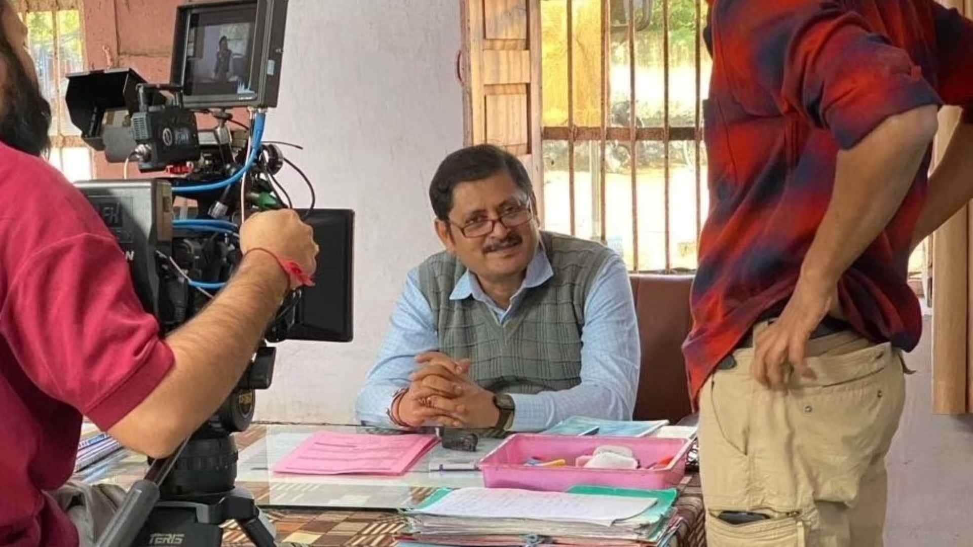 Rohitashv Gour went to sleep on terrace in scorching heat Sanjay Mishra Vineet Kumar became angel and save him