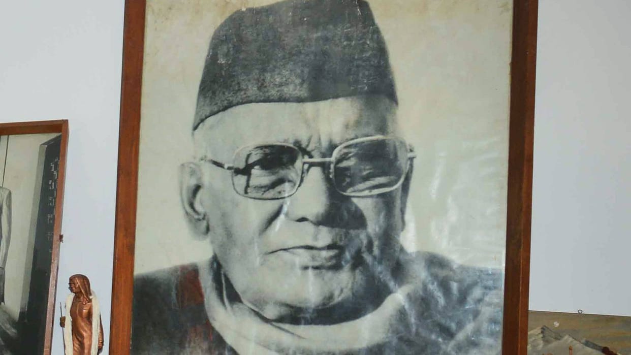 Birh anniversary of loknayak jay Parkash Narayan know the life history and political importance in Indian poli