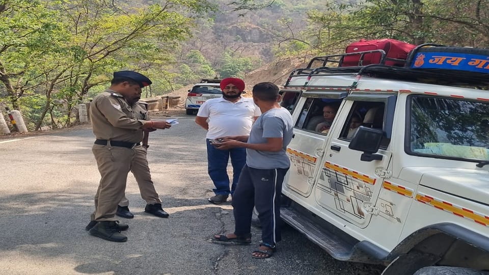 Challans issued to 205 vehicles in 12 hours after the accident in nainital