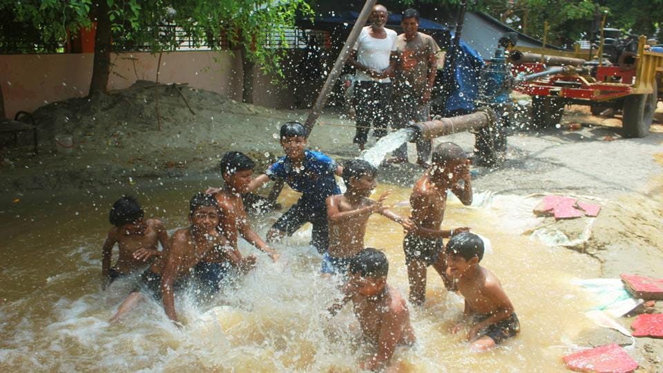 Moradabad: Light rain brought great relief to people, number of patients in OPD decreased