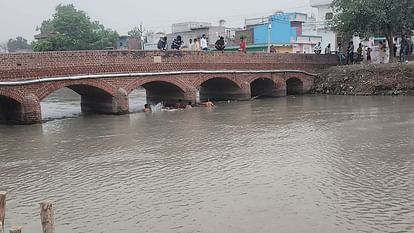 Young man drowned while bathing in the canal