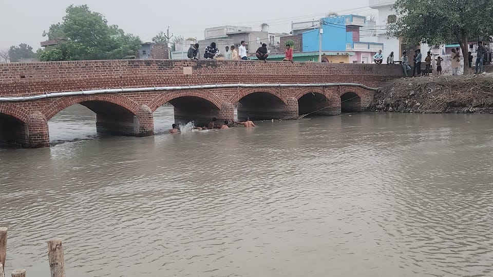 Young man drowned while bathing in the canal