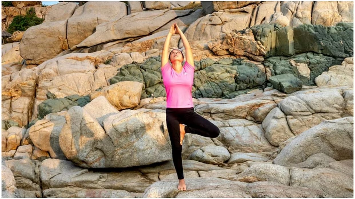 Tadasana Pose Benefits in Hindi Know How To Make Mountain Pose Step By Step in Hindi