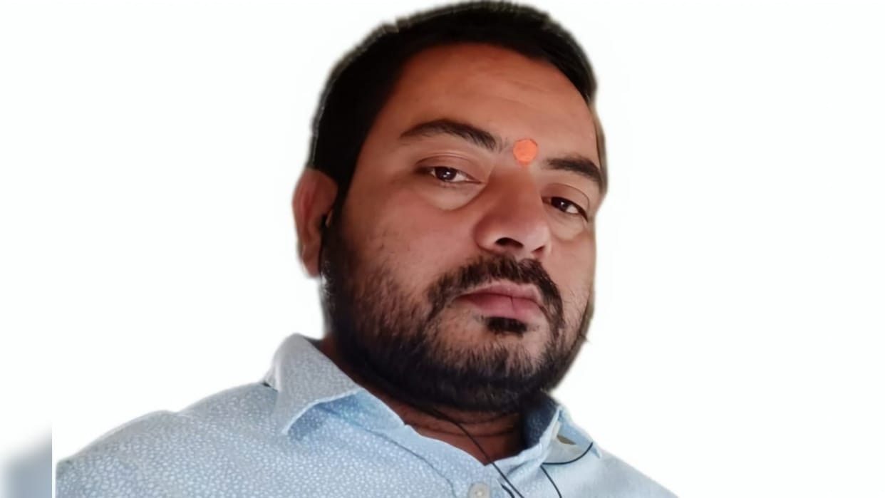 Bettiah: A young man injured in a road accident died during treatment, a woman had also died earlier