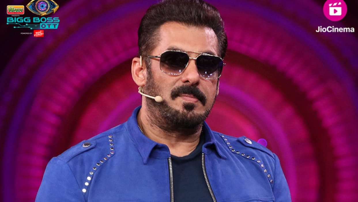 Salman Khan Gave Daring Tasks Wild Card Contestants Created A Stir In Bigg Boss 18