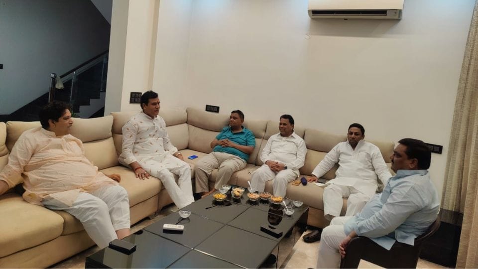 Public representatives held high level meeting regarding increasing crime in Ghaziabad and removal of security