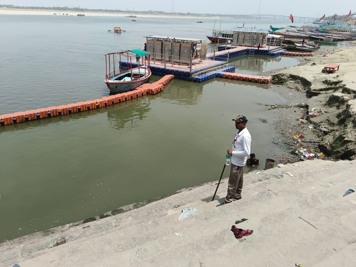 young man died due to drowning while bathing in Ganga in Varanasi