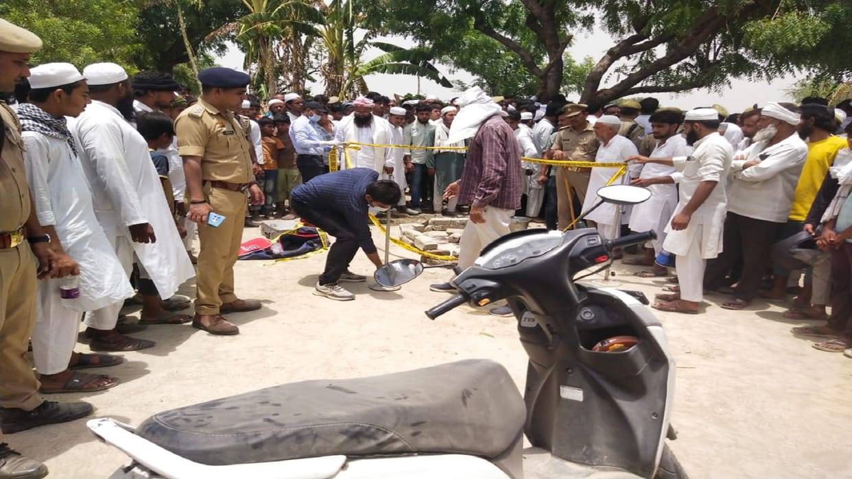 Pratapgarh: Anger erupted after the brutal murder of Maulana, Muslim told DM SP - where is Baba's bulldozer?