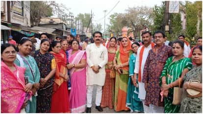 Guna News: BJP leaders celebrated Modi elected leader of NDA former MLA did lame dance