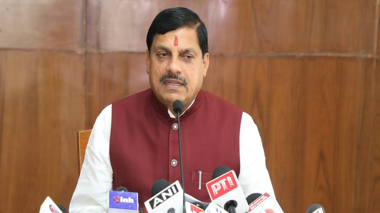 MP News: Lesson from Mahakal Lok, CM's decision - Now only solid stone statues will be installed in the state,