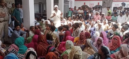 Dead body of youth found in river and family members have ruckus in police station in Muzaffarnagar