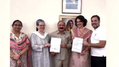 गांधी परिवार के मिले किशोरी लाल शर्मा।