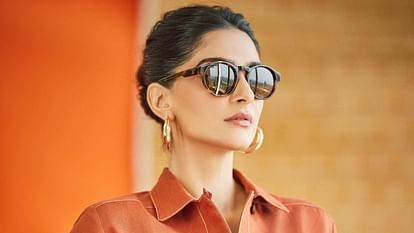 Sonam Kapoor reveals she was borrowing clothes from designers to follow her passion for fashion at age of 20