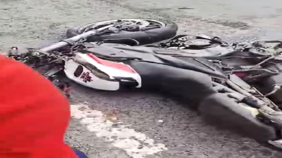 Three people died in a tragic road accident bodies sent for postmortem in Raigarh